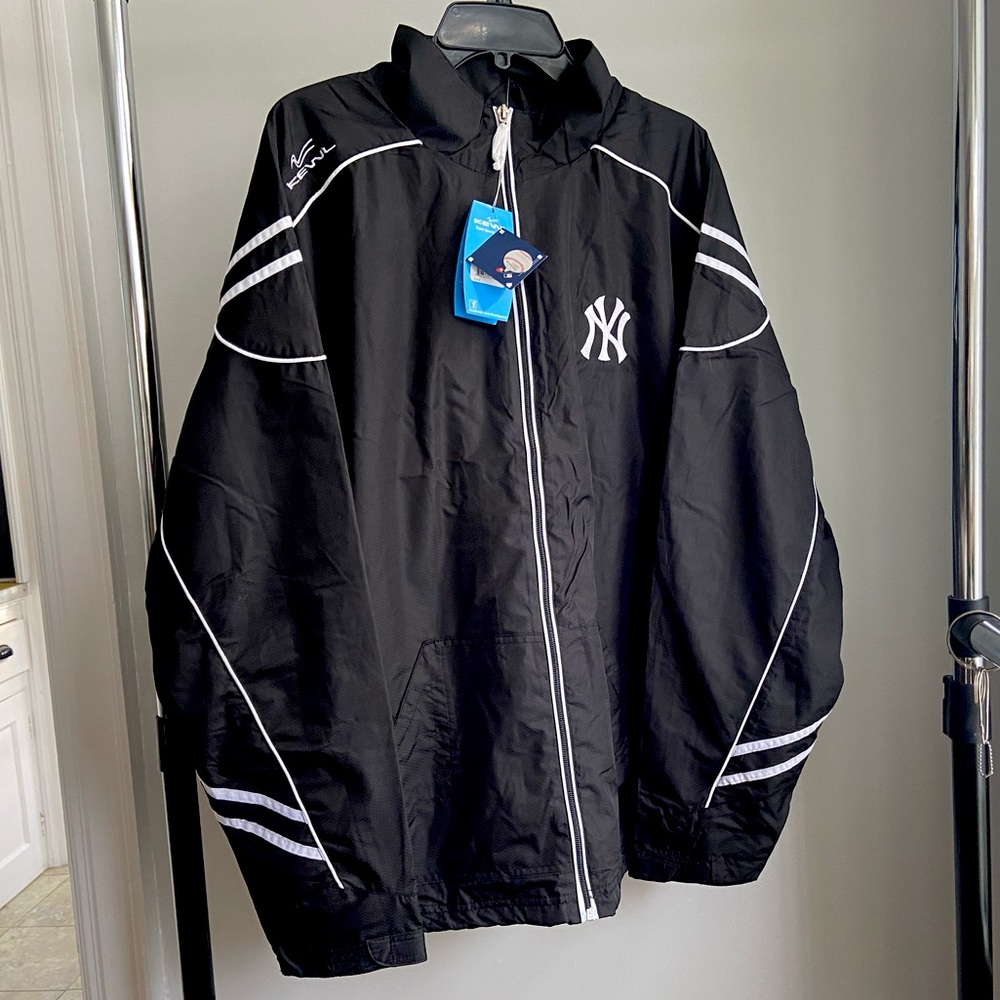 Men’s Lightweight Windbreaker Warmup Athlete Jacket Genuine MLB NY Yankees Logo!